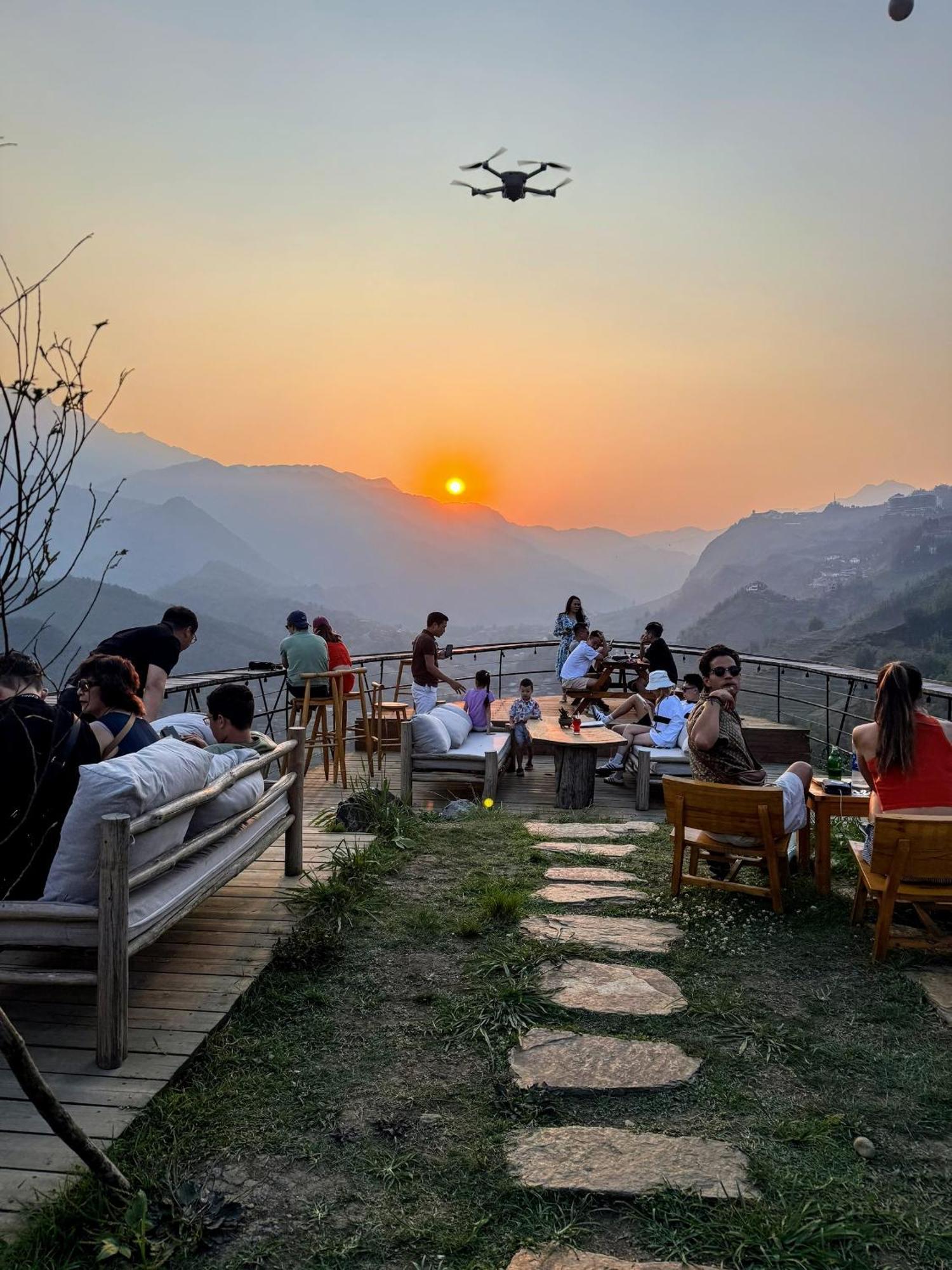 Phansi - Glamping, View Point 360, Bar & Bbq 萨帕 外观 照片