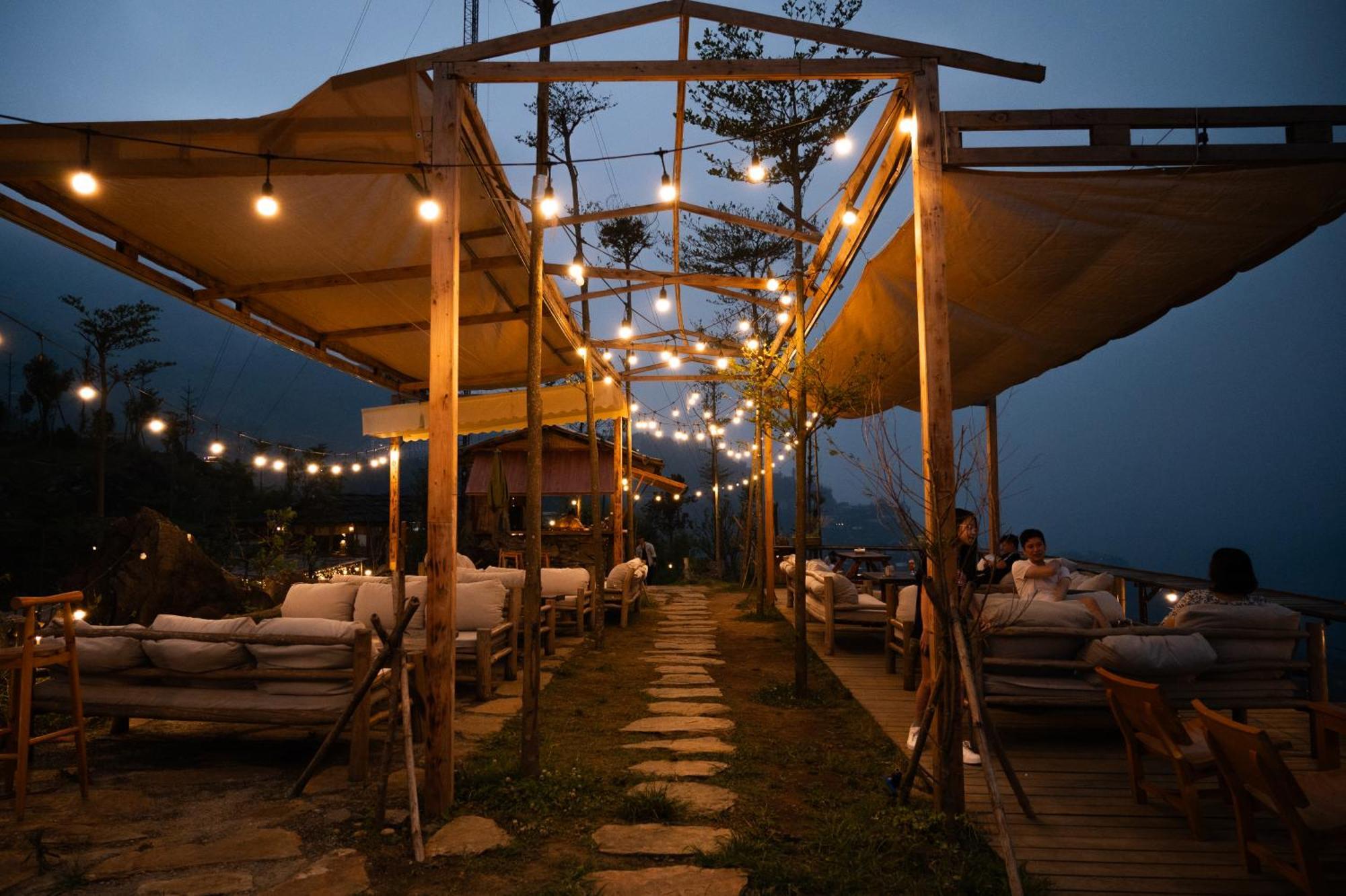 Phansi - Glamping, View Point 360, Bar & Bbq 萨帕 外观 照片