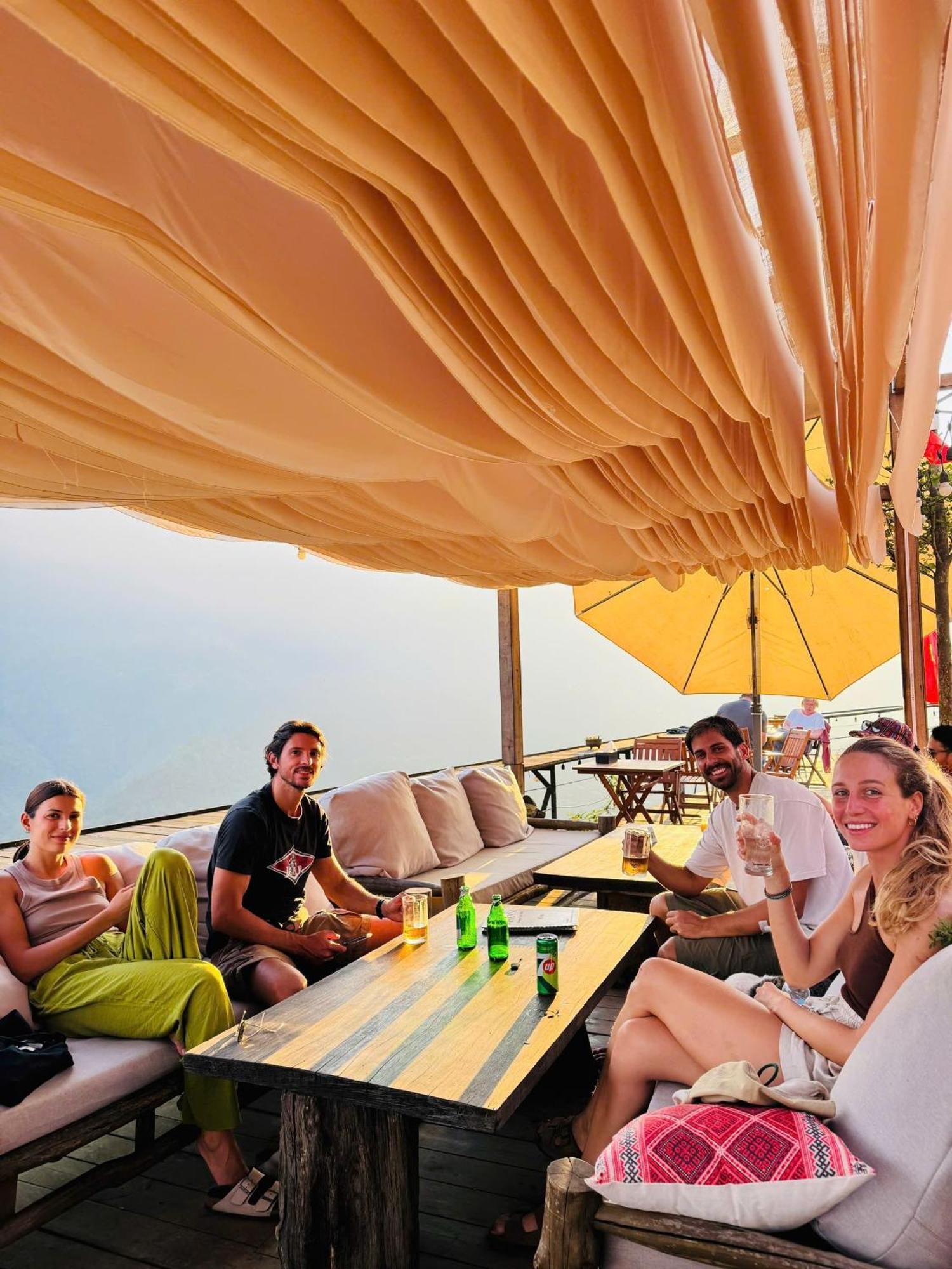 Phansi - Glamping, View Point 360, Bar & Bbq 萨帕 外观 照片